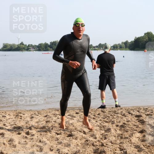 15.06.2025 - 27. Vierlanden-Triathlon Lena Gebhardt http://msf.ph/oto/8048285 15.06.2025 09:00:58 Schwimmen 217 meine-sportfotos.de