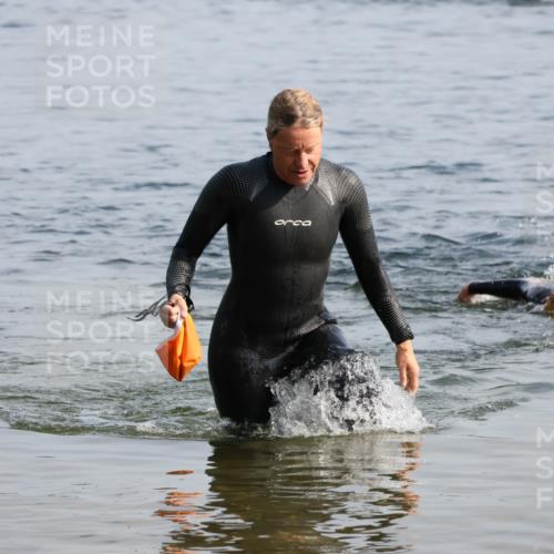 15.06.2025 - 27. Vierlanden-Triathlon Lena Gebhardt http://msf.ph/oto/8048363 15.06.2025 09:02:28 Schwimmen 246 meine-sportfotos.de
