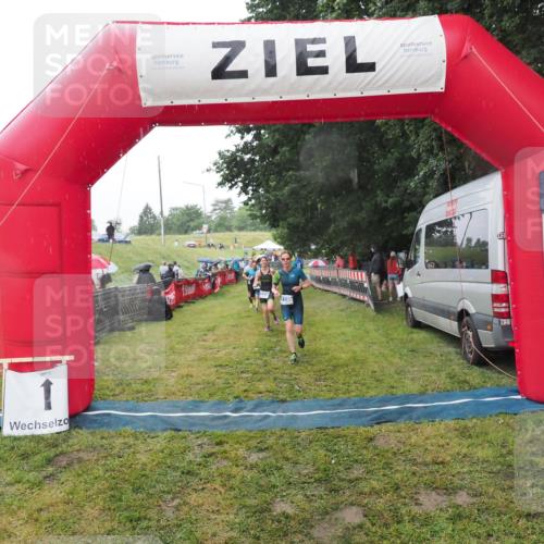 21.06.2025 - 27. Vierlanden-Triathlon MichiJ http://msf.ph/oto/8048366 15.06.2026 14:19:35 Ziel 1198, 1200, 1265, 1303 meine-sportfotos.de