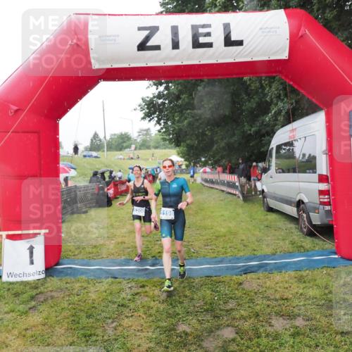 21.06.2025 - 27. Vierlanden-Triathlon MichiJ http://msf.ph/oto/8048390 15.06.2026 14:19:37 Ziel 1198, 1200, 1265, 1303 meine-sportfotos.de