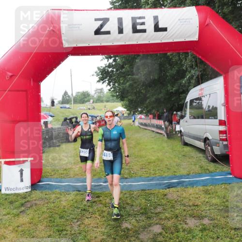 21.06.2025 - 27. Vierlanden-Triathlon MichiJ http://msf.ph/oto/8048396 15.06.2026 14:19:37 Ziel 1198, 1200, 1265, 1303 meine-sportfotos.de