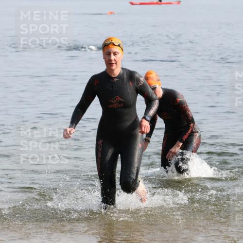 15.06.2025 - 27. Vierlanden-Triathlon Lena Gebhardt http://msf.ph/oto/8048401 15.06.2025 09:02:38 Schwimmen 200, 210, 223, 246 meine-sportfotos.de