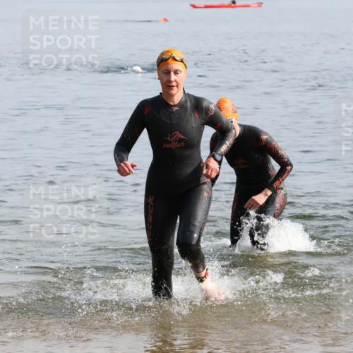15.06.2025 - 27. Vierlanden-Triathlon Lena Gebhardt http://msf.ph/oto/8048403 15.06.2025 09:02:38 Schwimmen 200, 210, 223, 246 meine-sportfotos.de