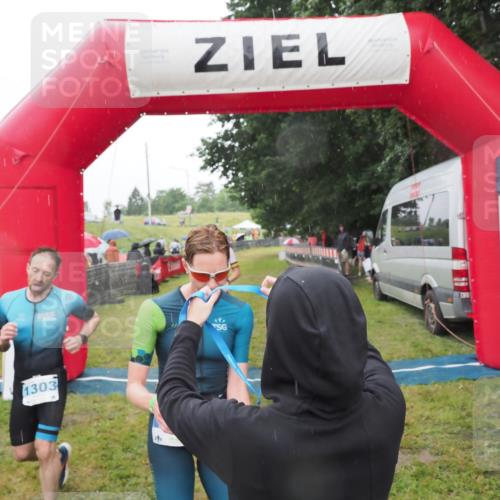 21.06.2025 - 27. Vierlanden-Triathlon MichiJ http://msf.ph/oto/8048424 15.06.2026 14:19:39 Ziel 1198, 1200, 1265, 1303 meine-sportfotos.de