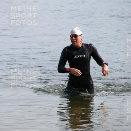 15.06.2025 - 27. Vierlanden-Triathlon Lena Gebhardt http://msf.ph/oto/8048439 15.06.2025 09:02:59 Schwimmen 219 meine-sportfotos.de