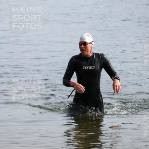 15.06.2025 - 27. Vierlanden-Triathlon Lena Gebhardt http://msf.ph/oto/8048441 15.06.2025 09:02:59 Schwimmen 219 meine-sportfotos.de