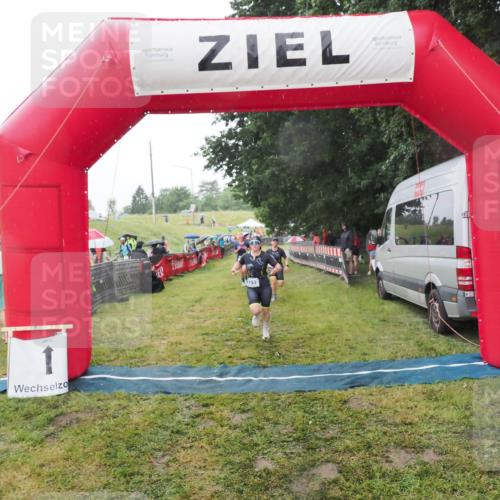 21.06.2025 - 27. Vierlanden-Triathlon MichiJ http://msf.ph/oto/8048491 15.06.2026 14:20:18 Ziel 910, 1209, 1213 meine-sportfotos.de
