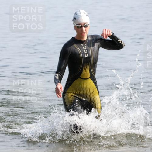 15.06.2025 - 27. Vierlanden-Triathlon Lena Gebhardt http://msf.ph/oto/8048495 15.06.2025 09:03:15 Schwimmen 219, 220, 248 meine-sportfotos.de