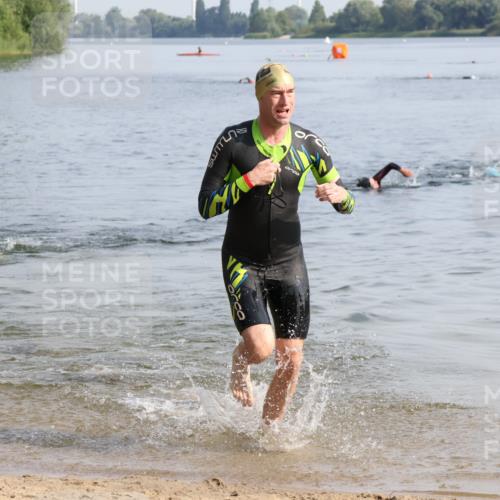 15.06.2025 - 27. Vierlanden-Triathlon Lena Gebhardt http://msf.ph/oto/8048573 15.06.2025 09:04:53 Schwimmen 238 meine-sportfotos.de