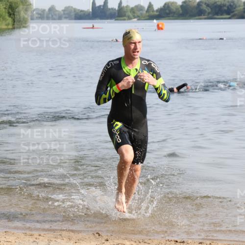 15.06.2025 - 27. Vierlanden-Triathlon Lena Gebhardt http://msf.ph/oto/8048575 15.06.2025 09:04:53 Schwimmen 238 meine-sportfotos.de