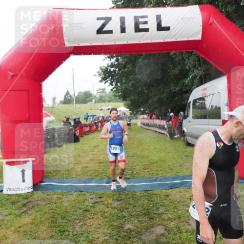 21.06.2025 - 27. Vierlanden-Triathlon MichiJ http://msf.ph/oto/8048589 15.06.2026 14:20:35 Ziel 1242, 1285 meine-sportfotos.de