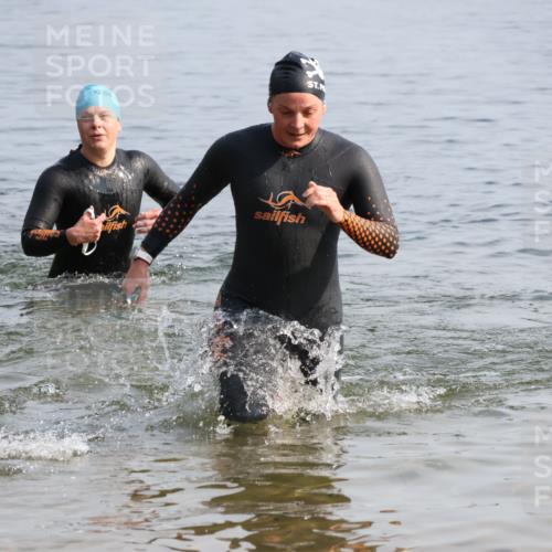 15.06.2025 - 27. Vierlanden-Triathlon Lena Gebhardt http://msf.ph/oto/8048619 15.06.2025 09:05:13 Schwimmen 205, 209, 221, 222 meine-sportfotos.de