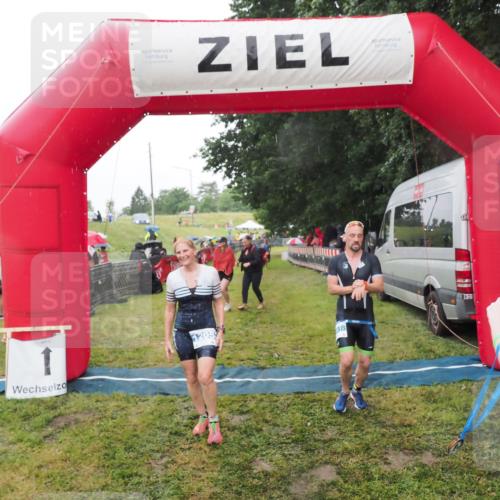 21.06.2025 - 27. Vierlanden-Triathlon MichiJ http://msf.ph/oto/8048764 15.06.2026 14:21:33 Ziel 1205, 1238 meine-sportfotos.de