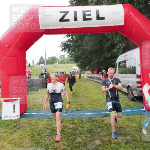 21.06.2025 - 27. Vierlanden-Triathlon MichiJ http://msf.ph/oto/8048768 15.06.2026 14:21:33 Ziel 1205, 1238 meine-sportfotos.de