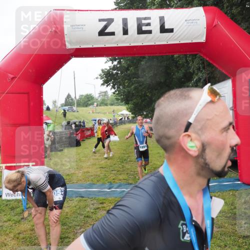 21.06.2025 - 27. Vierlanden-Triathlon MichiJ http://msf.ph/oto/8048773 15.06.2026 14:21:38 Ziel 1205, 1238, 1291 meine-sportfotos.de