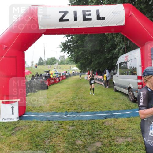 21.06.2025 - 27. Vierlanden-Triathlon MichiJ http://msf.ph/oto/8048851 15.06.2026 14:22:13 Ziel 1201, 1215, 1263, 1315 meine-sportfotos.de