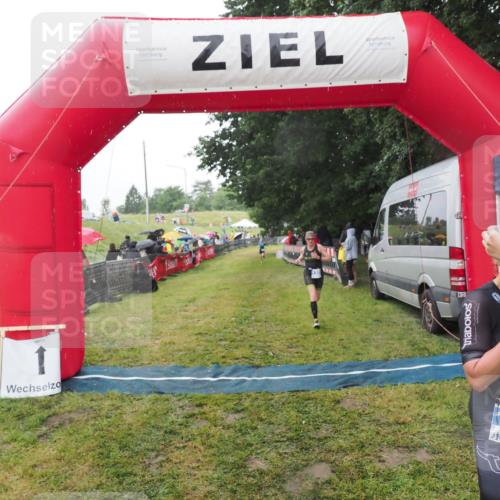 21.06.2025 - 27. Vierlanden-Triathlon MichiJ http://msf.ph/oto/8048860 15.06.2026 14:22:13 Ziel 1201, 1215, 1263, 1315 meine-sportfotos.de