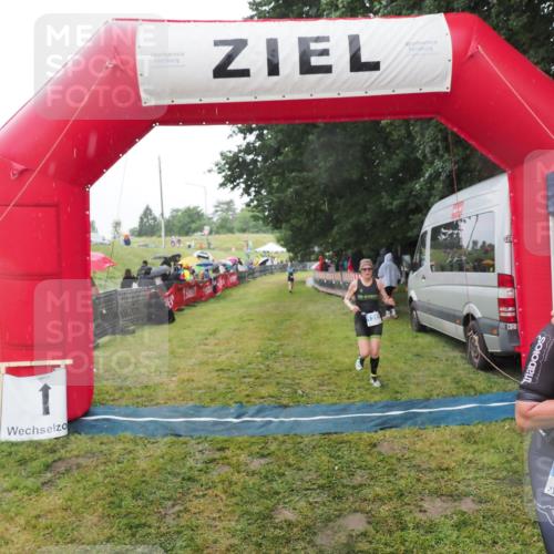 21.06.2025 - 27. Vierlanden-Triathlon MichiJ http://msf.ph/oto/8048868 15.06.2026 14:22:14 Ziel 1201, 1263, 1315 meine-sportfotos.de