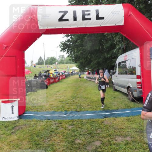 21.06.2025 - 27. Vierlanden-Triathlon MichiJ http://msf.ph/oto/8048870 15.06.2026 14:22:14 Ziel 1201, 1263, 1315 meine-sportfotos.de