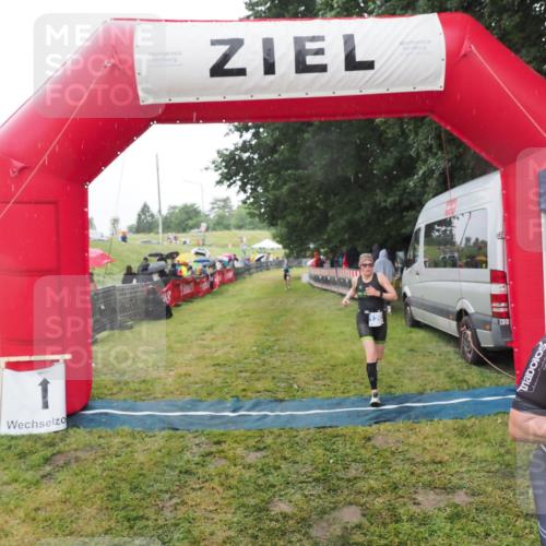 21.06.2025 - 27. Vierlanden-Triathlon MichiJ http://msf.ph/oto/8048873 15.06.2026 14:22:14 Ziel 1201, 1263, 1315 meine-sportfotos.de
