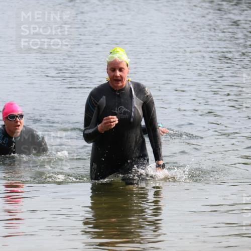 15.06.2025 - 27. Vierlanden-Triathlon Lena Gebhardt http://msf.ph/oto/8048903 15.06.2025 09:10:09 Schwimmen 213 meine-sportfotos.de