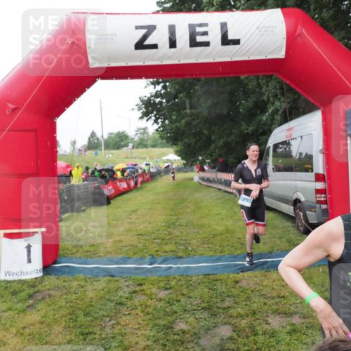 21.06.2025 - 27. Vierlanden-Triathlon MichiJ http://msf.ph/oto/8048916 15.06.2026 14:22:24 Ziel 1226, 1259 meine-sportfotos.de