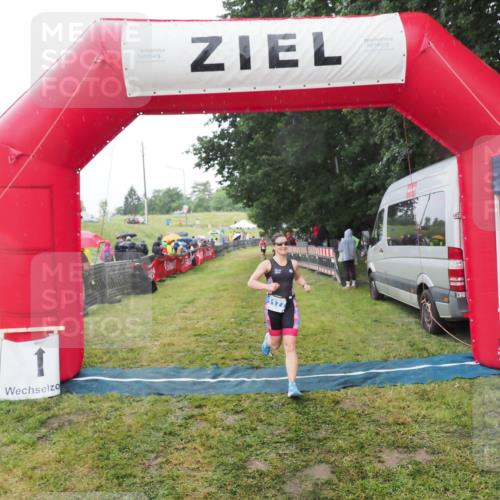 21.06.2025 - 27. Vierlanden-Triathlon MichiJ http://msf.ph/oto/8048941 15.06.2026 14:22:31 Ziel 1177, 1259 meine-sportfotos.de