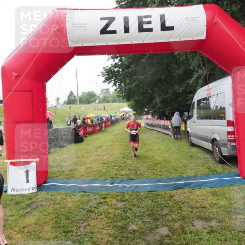 21.06.2025 - 27. Vierlanden-Triathlon MichiJ http://msf.ph/oto/8049199 15.06.2026 14:23:48 Ziel 1184, 1247 meine-sportfotos.de