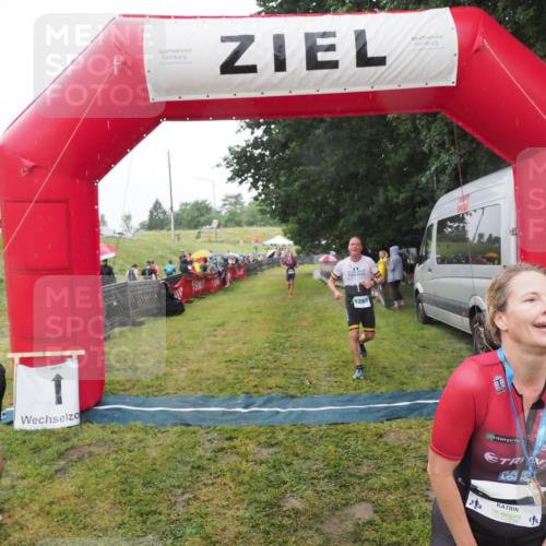 21.06.2025 - 27. Vierlanden-Triathlon MichiJ http://msf.ph/oto/8049230 15.06.2026 14:23:53 Ziel 1184, 1267 meine-sportfotos.de