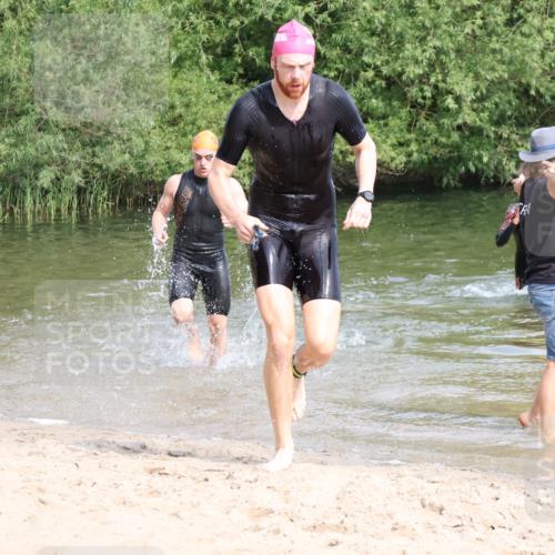 15.06.2025 - 27. Vierlanden-Triathlon Lena Gebhardt http://msf.ph/oto/8049265 15.06.2025 09:51:57 Schwimmen 282, 288, 292 meine-sportfotos.de