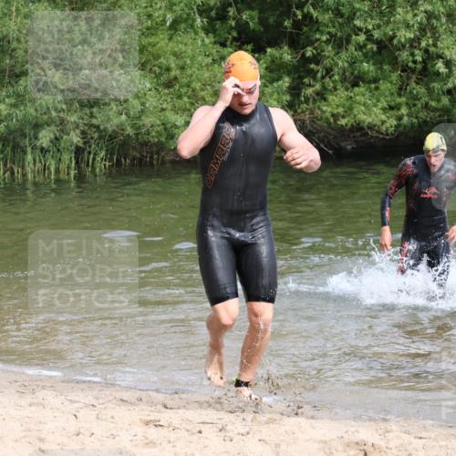 15.06.2025 - 27. Vierlanden-Triathlon Lena Gebhardt http://msf.ph/oto/8049273 15.06.2025 09:51:59 Schwimmen 282, 288, 292 meine-sportfotos.de