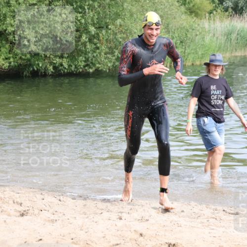 15.06.2025 - 27. Vierlanden-Triathlon Lena Gebhardt http://msf.ph/oto/8049294 15.06.2025 09:52:02 Schwimmen 282, 288, 292 meine-sportfotos.de