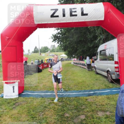 21.06.2025 - 27. Vierlanden-Triathlon MichiJ http://msf.ph/oto/8049357 15.06.2026 14:24:36 Ziel 1258 meine-sportfotos.de
