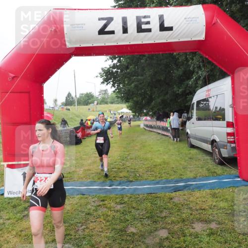 21.06.2025 - 27. Vierlanden-Triathlon MichiJ http://msf.ph/oto/8049488 15.06.2026 14:25:40 Ziel 224, 1281 meine-sportfotos.de