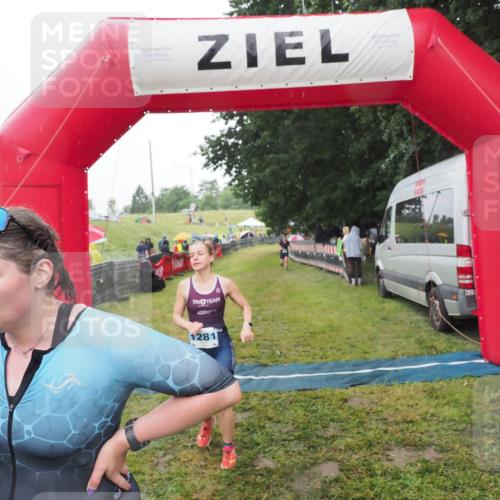 21.06.2025 - 27. Vierlanden-Triathlon MichiJ http://msf.ph/oto/8049527 15.06.2026 14:25:45 Ziel 224, 1281 meine-sportfotos.de