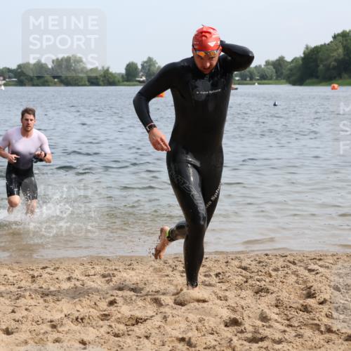 15.06.2025 - 27. Vierlanden-Triathlon Lena Gebhardt http://msf.ph/oto/8049535 15.06.2025 09:54:14 Schwimmen 253, 255, 261, 267, 302, 337, 342, 356 meine-sportfotos.de