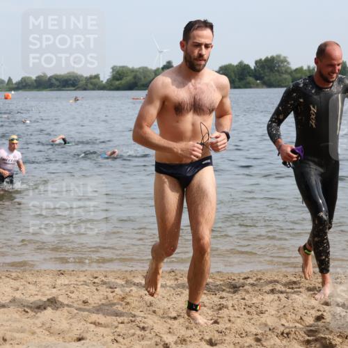 15.06.2025 - 27. Vierlanden-Triathlon Lena Gebhardt http://msf.ph/oto/8049574 15.06.2025 09:54:23 Schwimmen 253, 255, 261, 302, 318, 337, 342, 354 meine-sportfotos.de