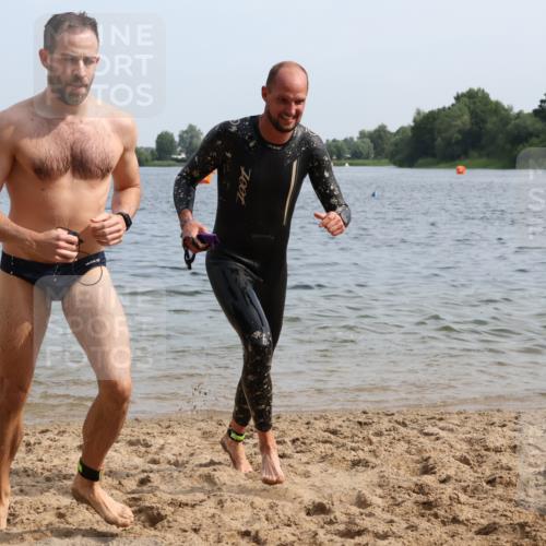 15.06.2025 - 27. Vierlanden-Triathlon Lena Gebhardt http://msf.ph/oto/8049579 15.06.2025 09:54:23 Schwimmen 253, 255, 261, 302, 318, 337, 342, 354 meine-sportfotos.de