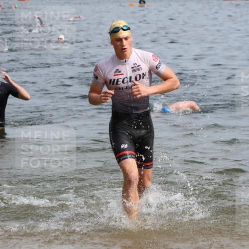 15.06.2025 - 27. Vierlanden-Triathlon Lena Gebhardt http://msf.ph/oto/8049588 15.06.2025 09:54:26 Schwimmen 253, 255, 261, 262, 318, 337, 342, 354 meine-sportfotos.de