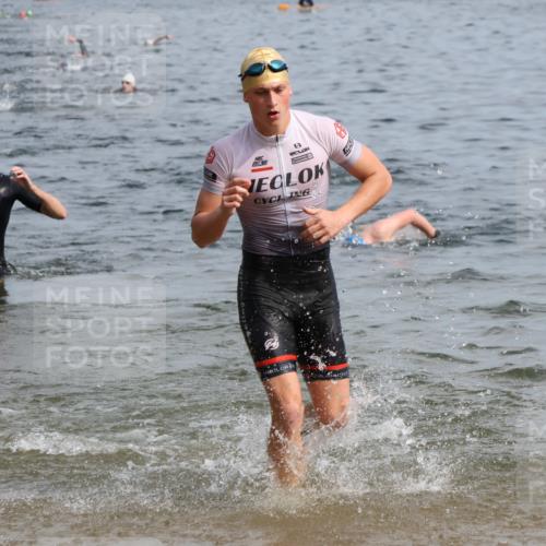 15.06.2025 - 27. Vierlanden-Triathlon Lena Gebhardt http://msf.ph/oto/8049590 15.06.2025 09:54:26 Schwimmen 253, 255, 261, 262, 318, 337, 342, 354 meine-sportfotos.de