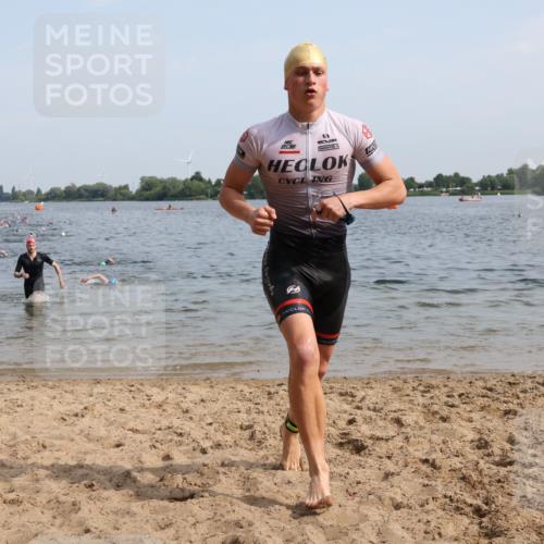 15.06.2025 - 27. Vierlanden-Triathlon Lena Gebhardt http://msf.ph/oto/8049603 15.06.2025 09:54:29 Schwimmen 253, 255, 261, 262, 294, 318, 342, 354 meine-sportfotos.de