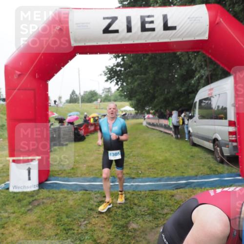 21.06.2025 - 27. Vierlanden-Triathlon MichiJ http://msf.ph/oto/8049664 15.06.2026 14:27:14 Ziel 1256, 1305 meine-sportfotos.de