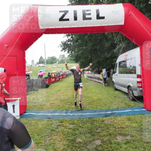 21.06.2025 - 27. Vierlanden-Triathlon MichiJ http://msf.ph/oto/8049701 15.06.2026 14:27:33 Ziel 1224, 1239, 1299 meine-sportfotos.de