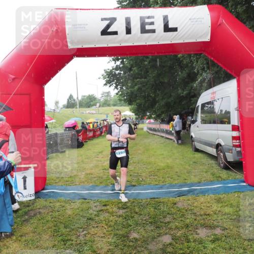 21.06.2025 - 27. Vierlanden-Triathlon MichiJ http://msf.ph/oto/8049728 15.06.2026 14:27:38 Ziel 1239, 1299 meine-sportfotos.de