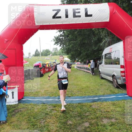 21.06.2025 - 27. Vierlanden-Triathlon MichiJ http://msf.ph/oto/8049735 15.06.2026 14:27:38 Ziel 1239, 1299 meine-sportfotos.de
