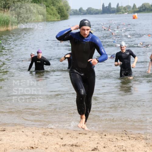 15.06.2025 - 27. Vierlanden-Triathlon Lena Gebhardt http://msf.ph/oto/8049785 15.06.2025 09:55:14 Schwimmen 299, 306, 311, 326, 327, 348, 353 meine-sportfotos.de