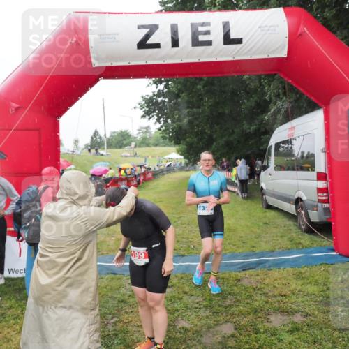 21.06.2025 - 27. Vierlanden-Triathlon MichiJ http://msf.ph/oto/8049790 15.06.2026 14:27:48 Ziel 199, 1314 meine-sportfotos.de