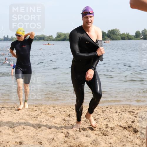 15.06.2025 - 27. Vierlanden-Triathlon Lena Gebhardt http://msf.ph/oto/8049847 15.06.2025 09:55:25 Schwimmen 272, 306, 316, 327, 329, 335, 348, 353, 548 meine-sportfotos.de