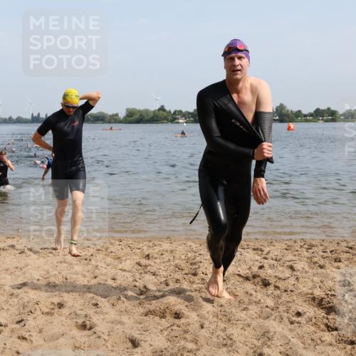 15.06.2025 - 27. Vierlanden-Triathlon Lena Gebhardt http://msf.ph/oto/8049849 15.06.2025 09:55:25 Schwimmen 272, 306, 316, 327, 329, 335, 348, 353, 548 meine-sportfotos.de