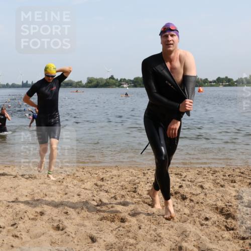 15.06.2025 - 27. Vierlanden-Triathlon Lena Gebhardt http://msf.ph/oto/8049851 15.06.2025 09:55:25 Schwimmen 272, 306, 316, 327, 329, 335, 348, 353, 548 meine-sportfotos.de